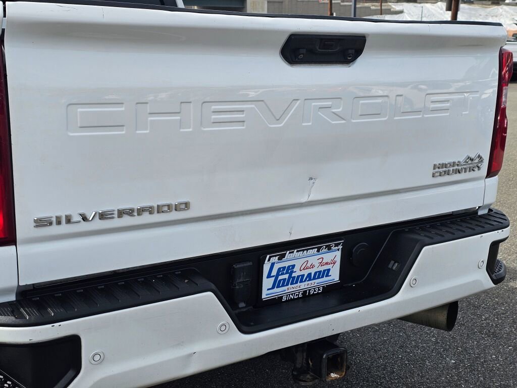 Used 2022 Chevrolet Silverado 3500 High Country w/ Safety Package II AWD/4WD image 28