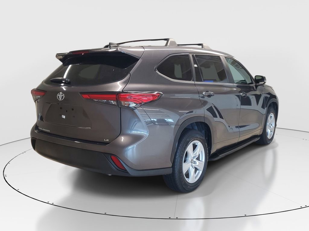 Used 2023 Toyota Highlander LE image 7
