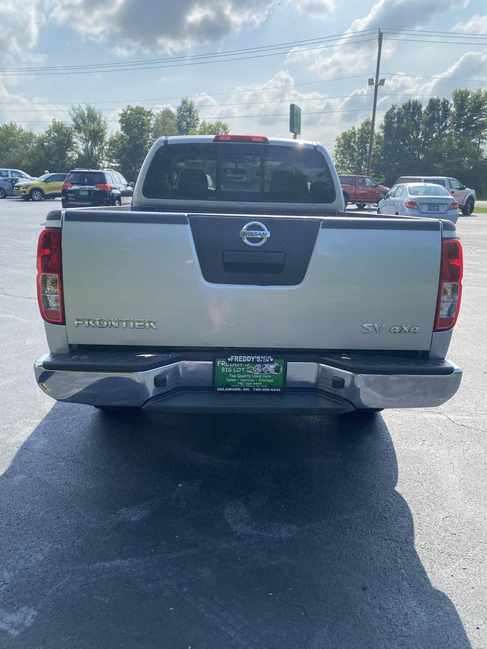 Used 2011 Nissan Frontier SV AWD/4WD image 3