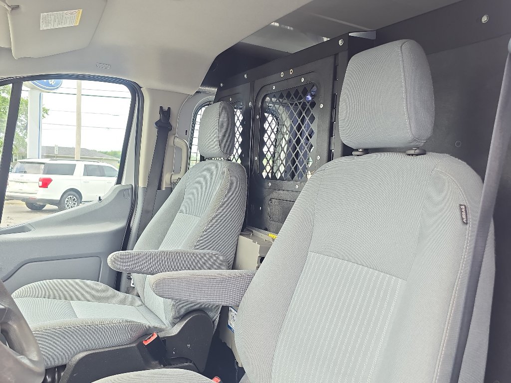 Used 2016 Ford Transit 250 130 Low Roof RWD image 19