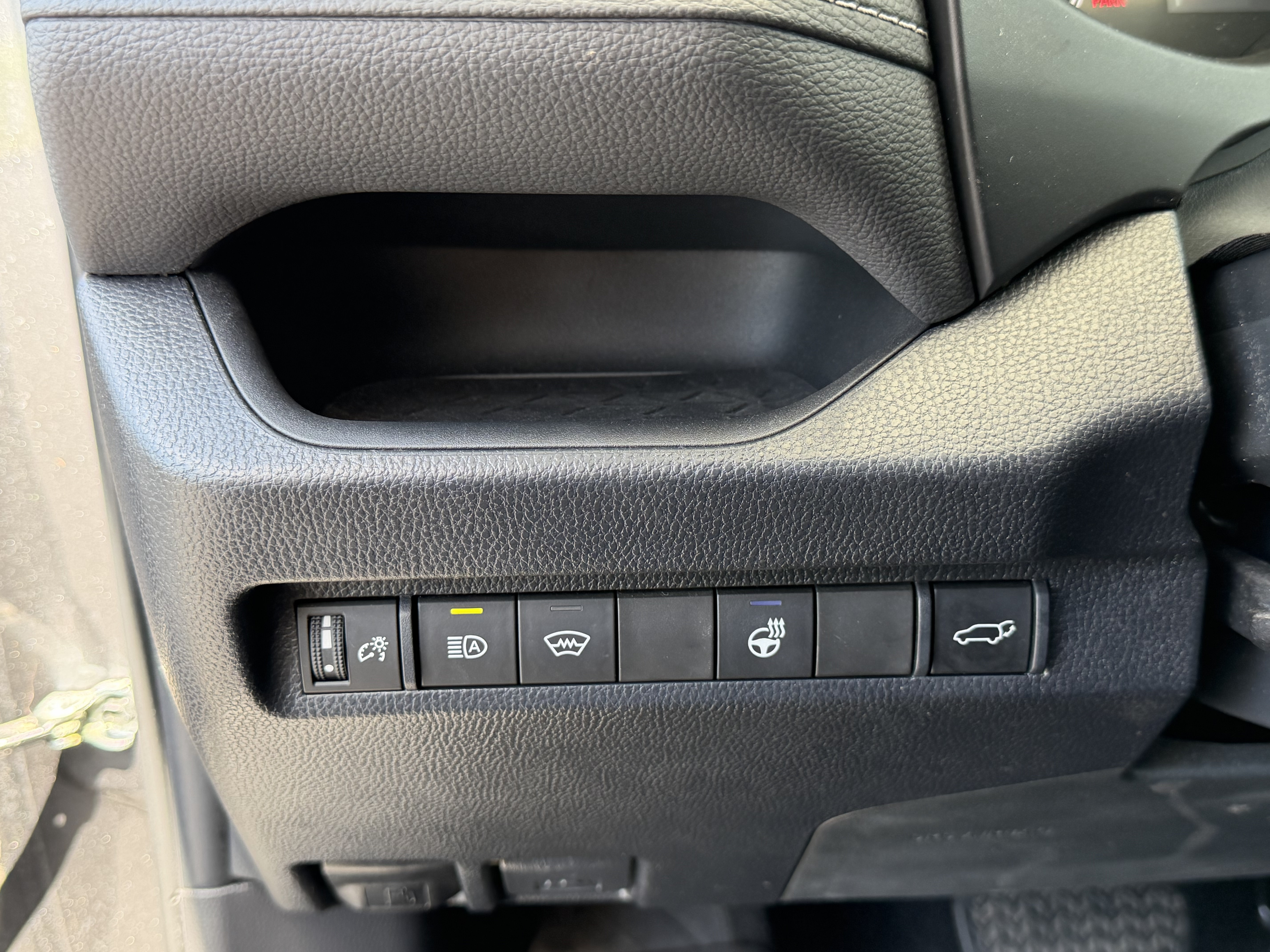 Used 2023 Toyota RAV4 XLE Premium AWD/4WD image 29