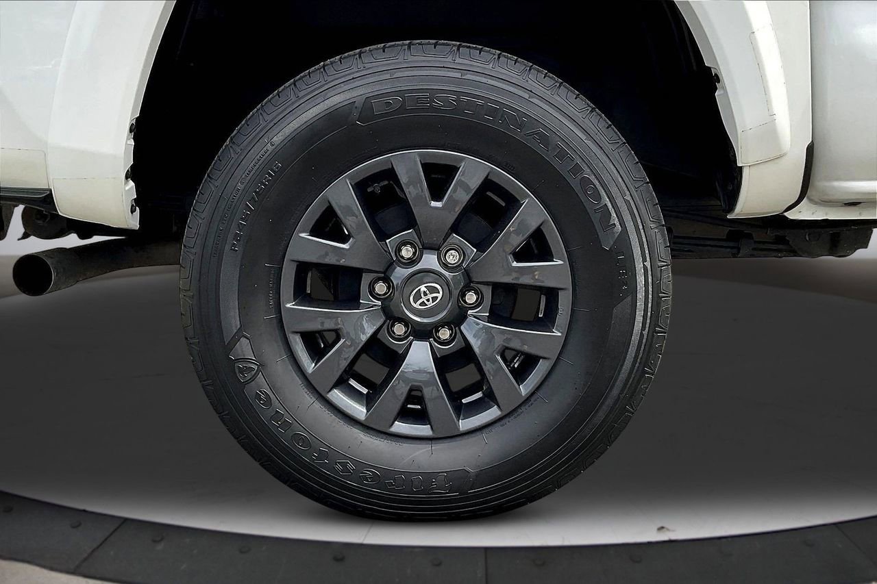 Used 2023 Toyota Tacoma SR5 RWD image 35