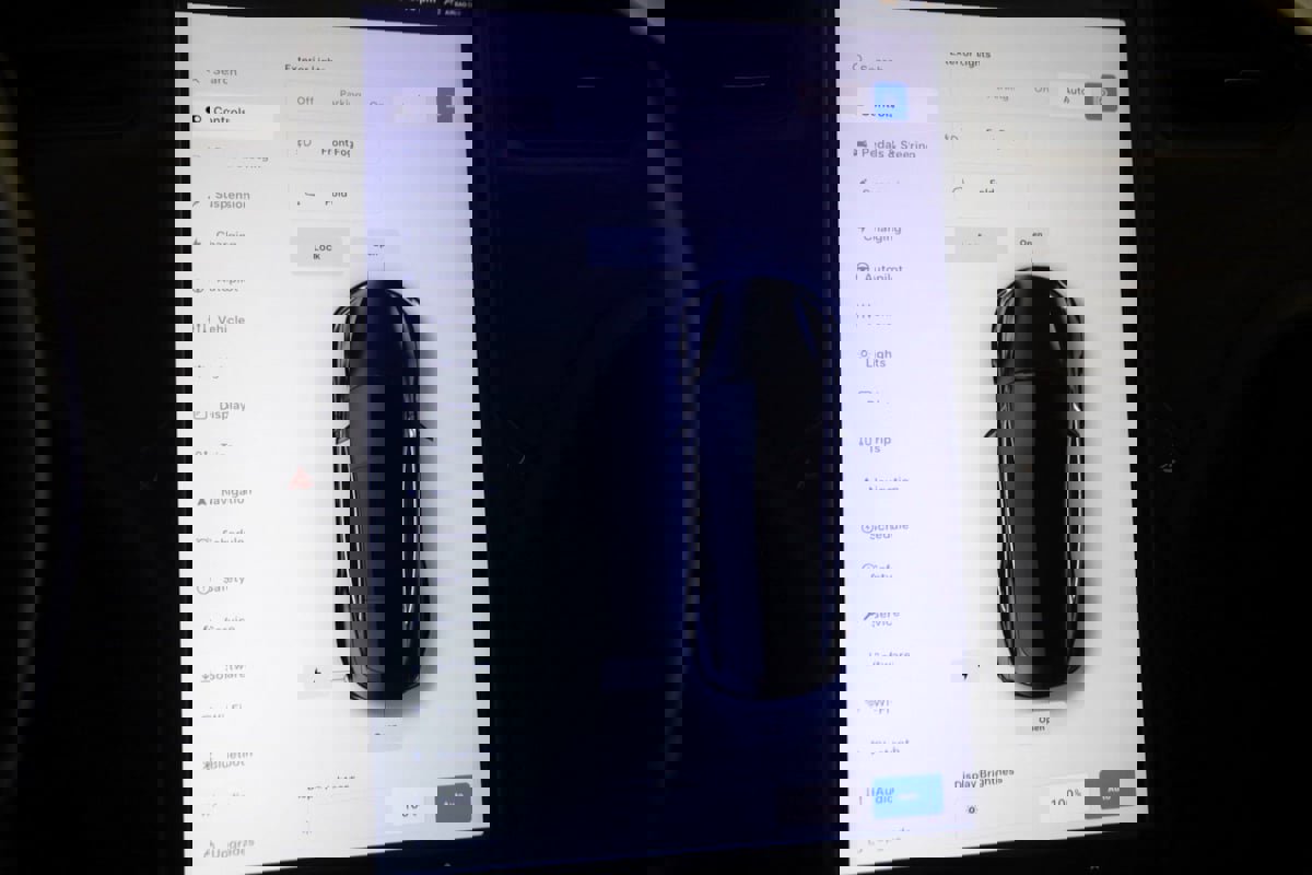 Used 2021 Tesla Model S Long Range Plus image 37