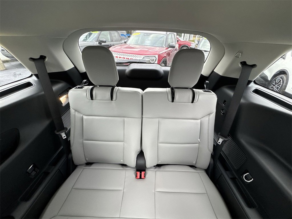 New 2026 Ford Explorer Active w/ Active Comfort Package image 24