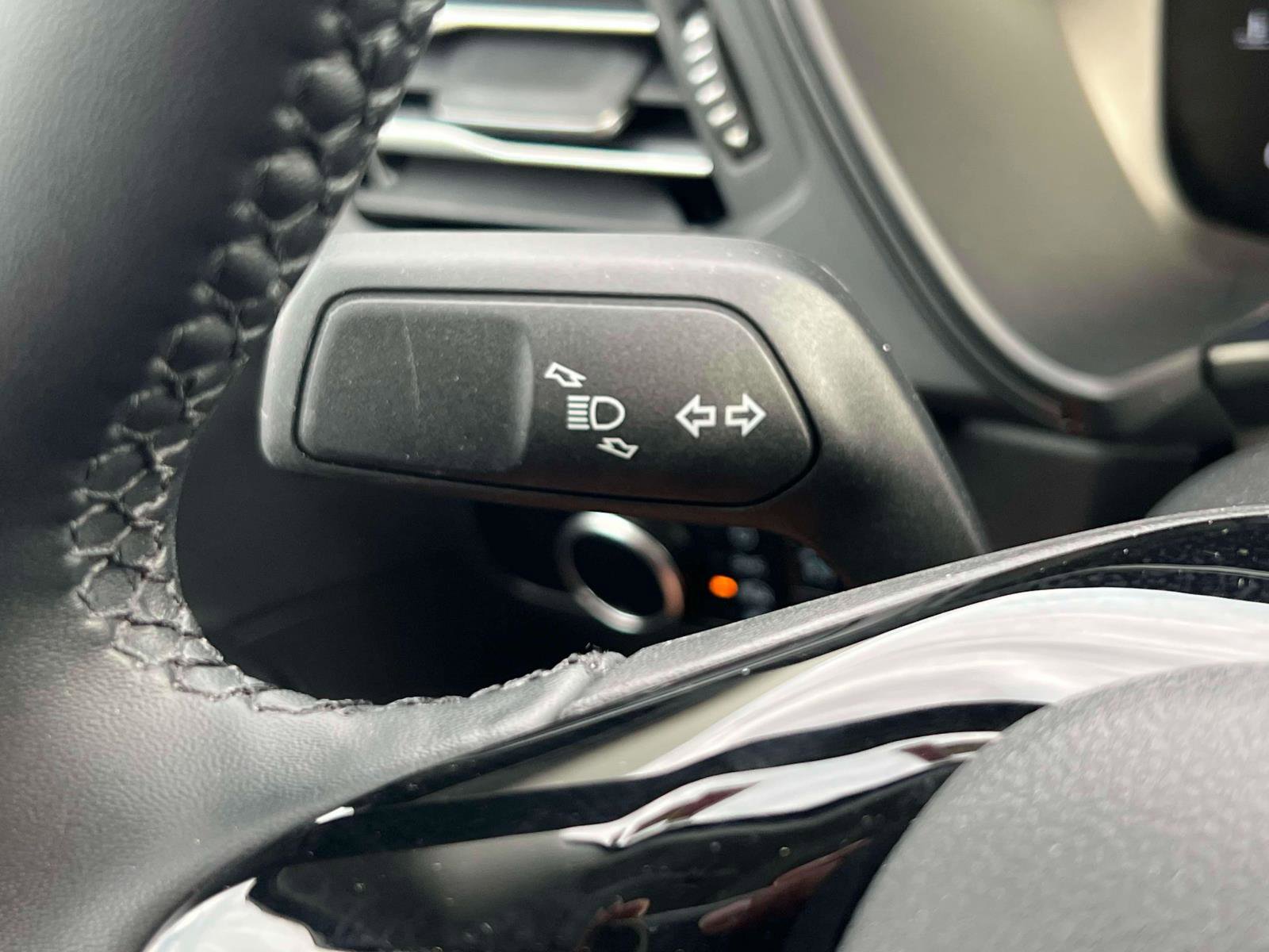 Used 2025 Ford Escape Active w/ Cold Weather Package image 18