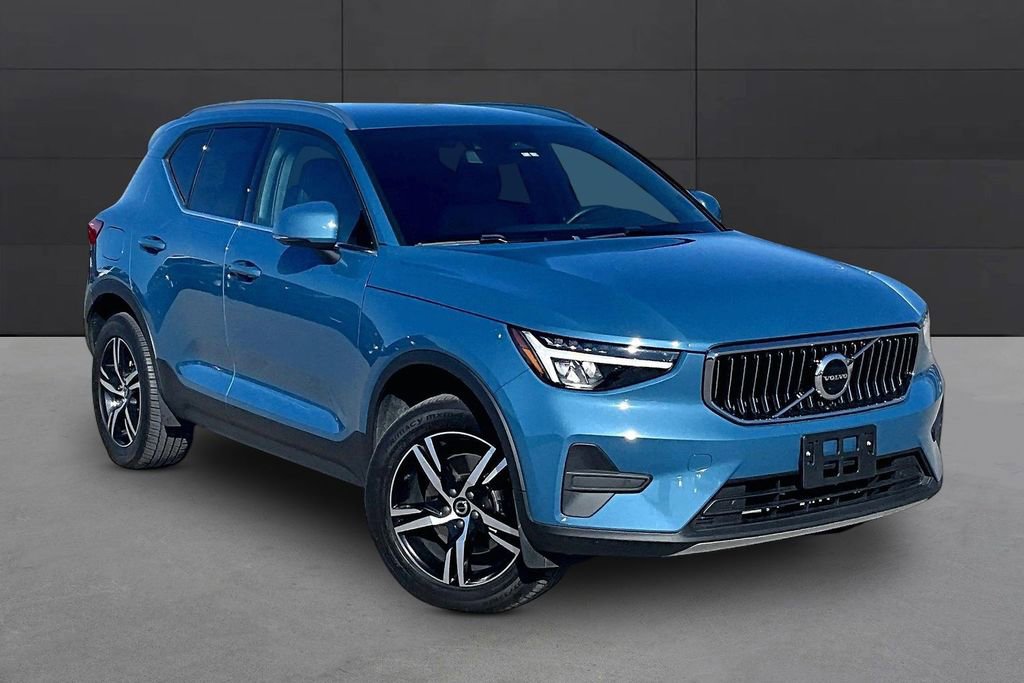 Used 2025 Volvo XC40 B5 Core AWD/4WD image 9