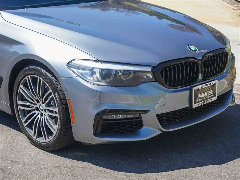 Used 2019 BMW 530e w/ M Sport Package RWD image 9