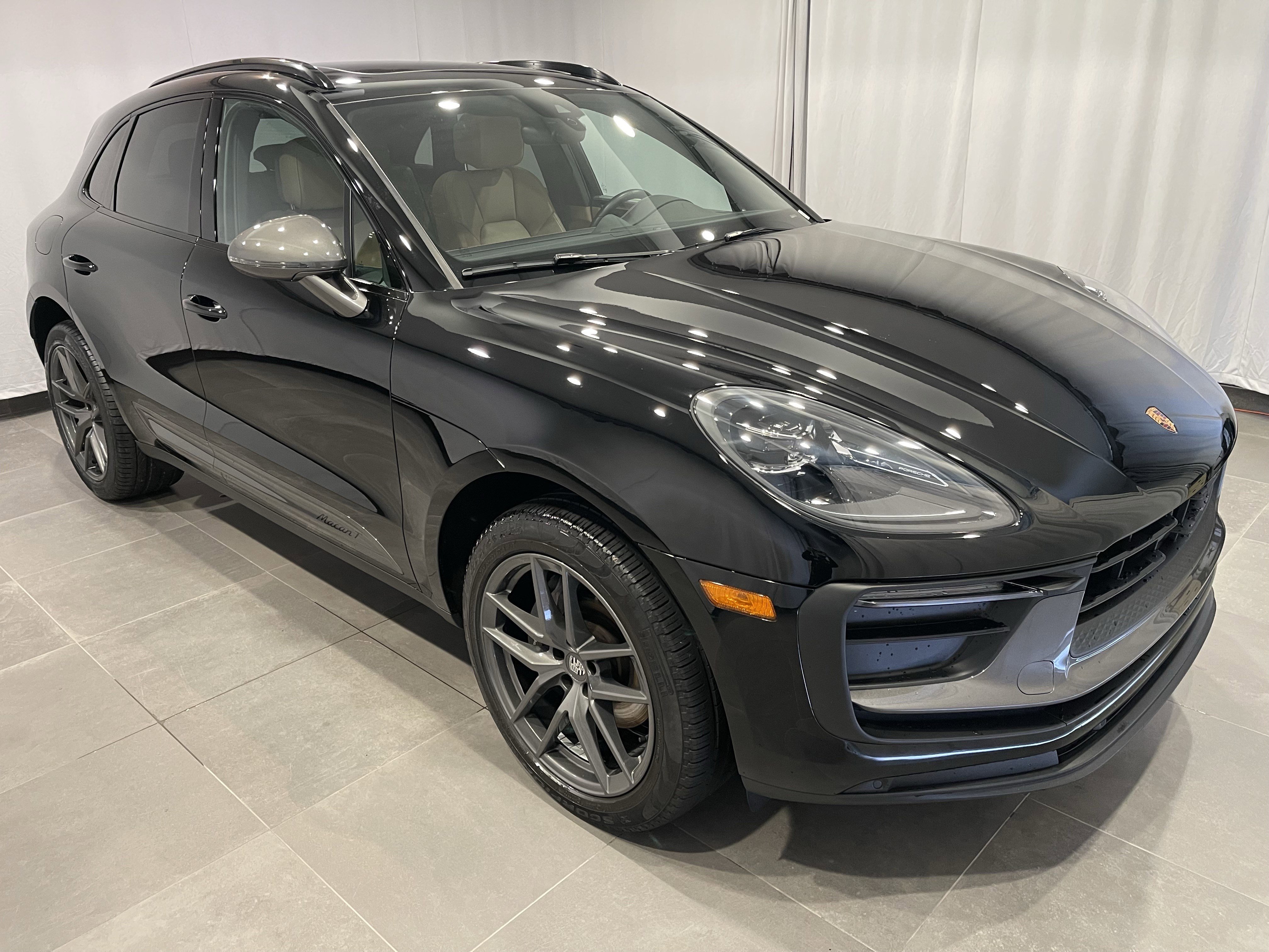 Used 2024 Porsche Macan video 3
