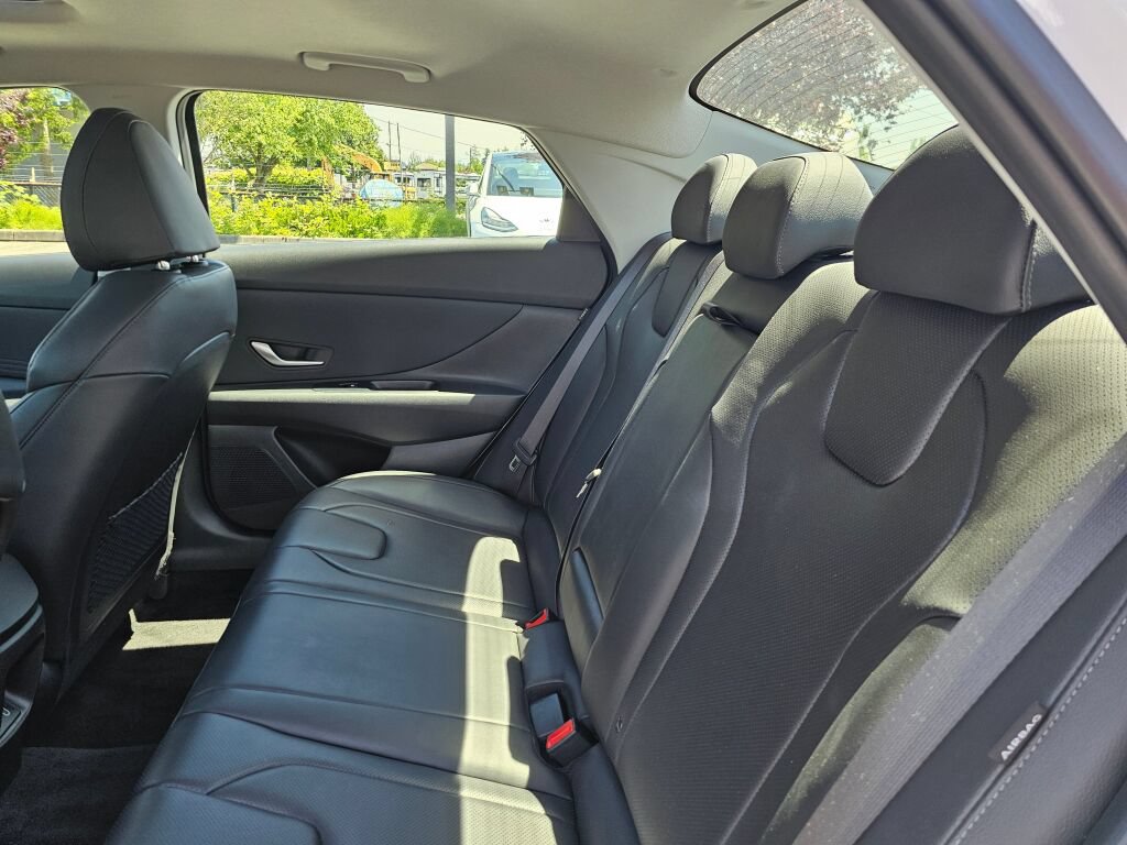 Used 2025 Hyundai Elantra Limited FWD image 21