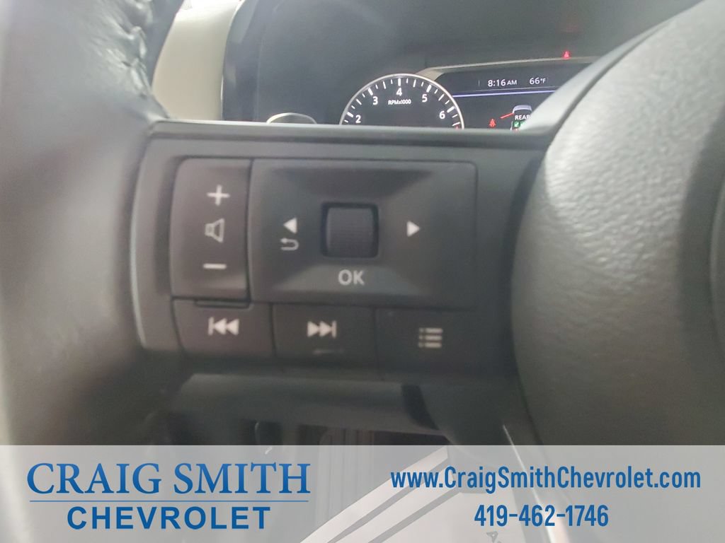 Used 2025 Nissan Pathfinder SV FWD image 21