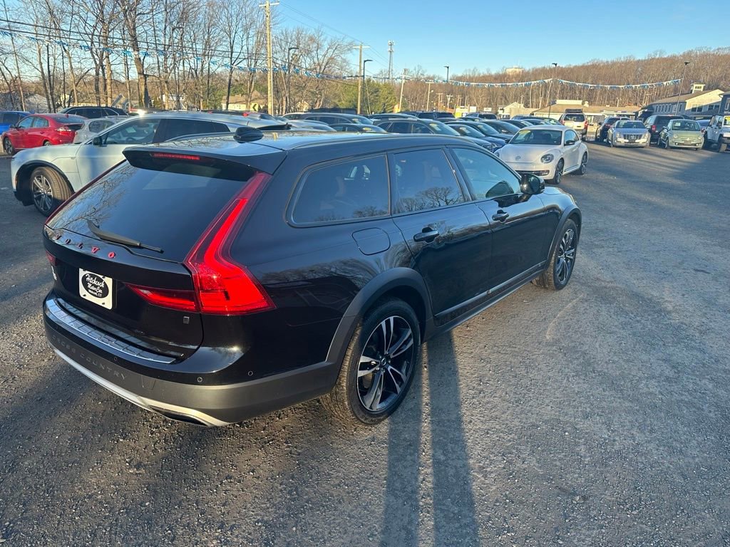 Used 2018 Volvo V90 T5 Cross Country w/ Convenience Package image 8