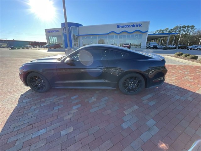 Used 2017 Ford Mustang GT Premium w/ Equipment Group 401A image 25