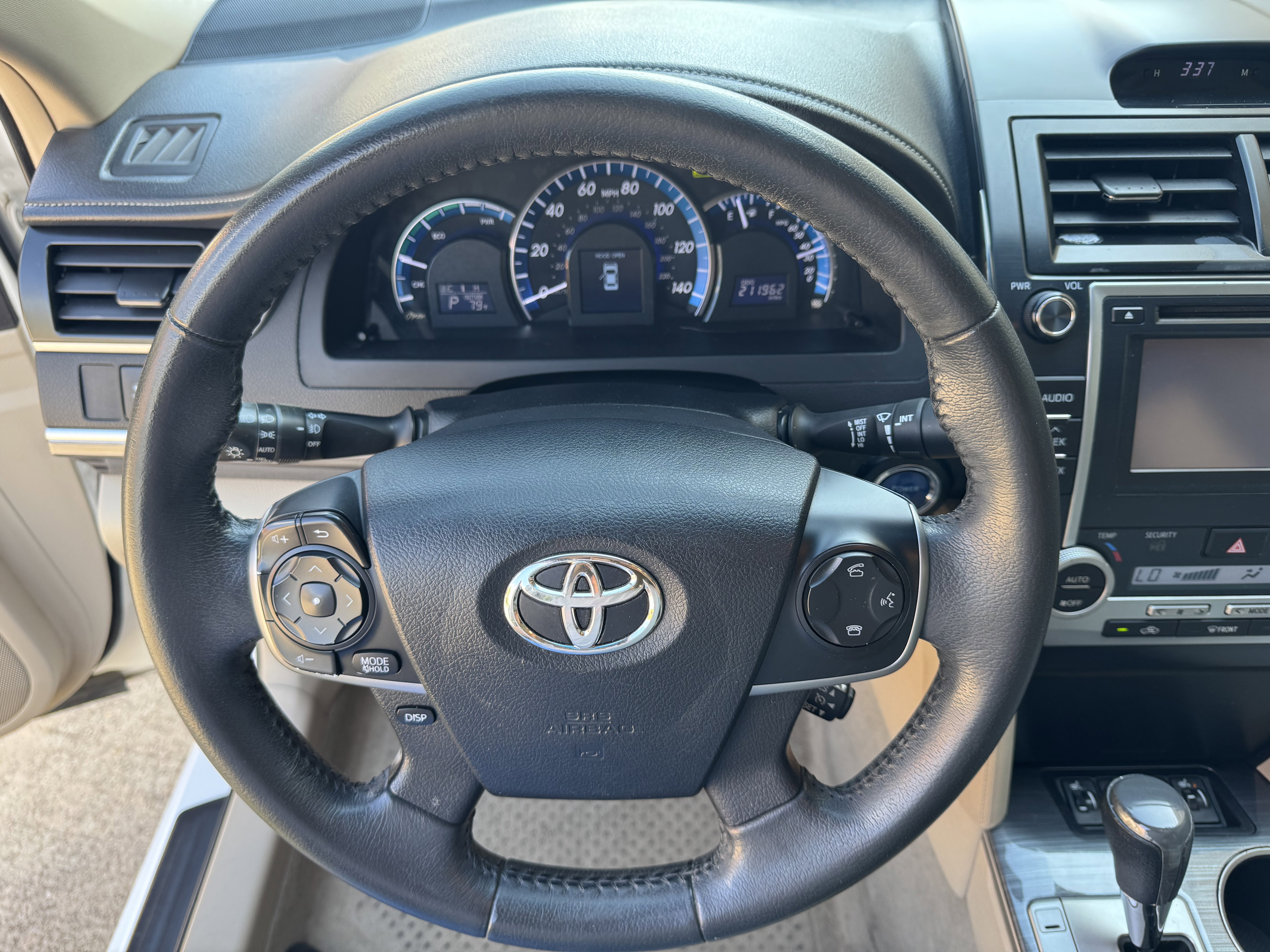Used 2012 Toyota Camry XLE w/ Leather Pkg image 17