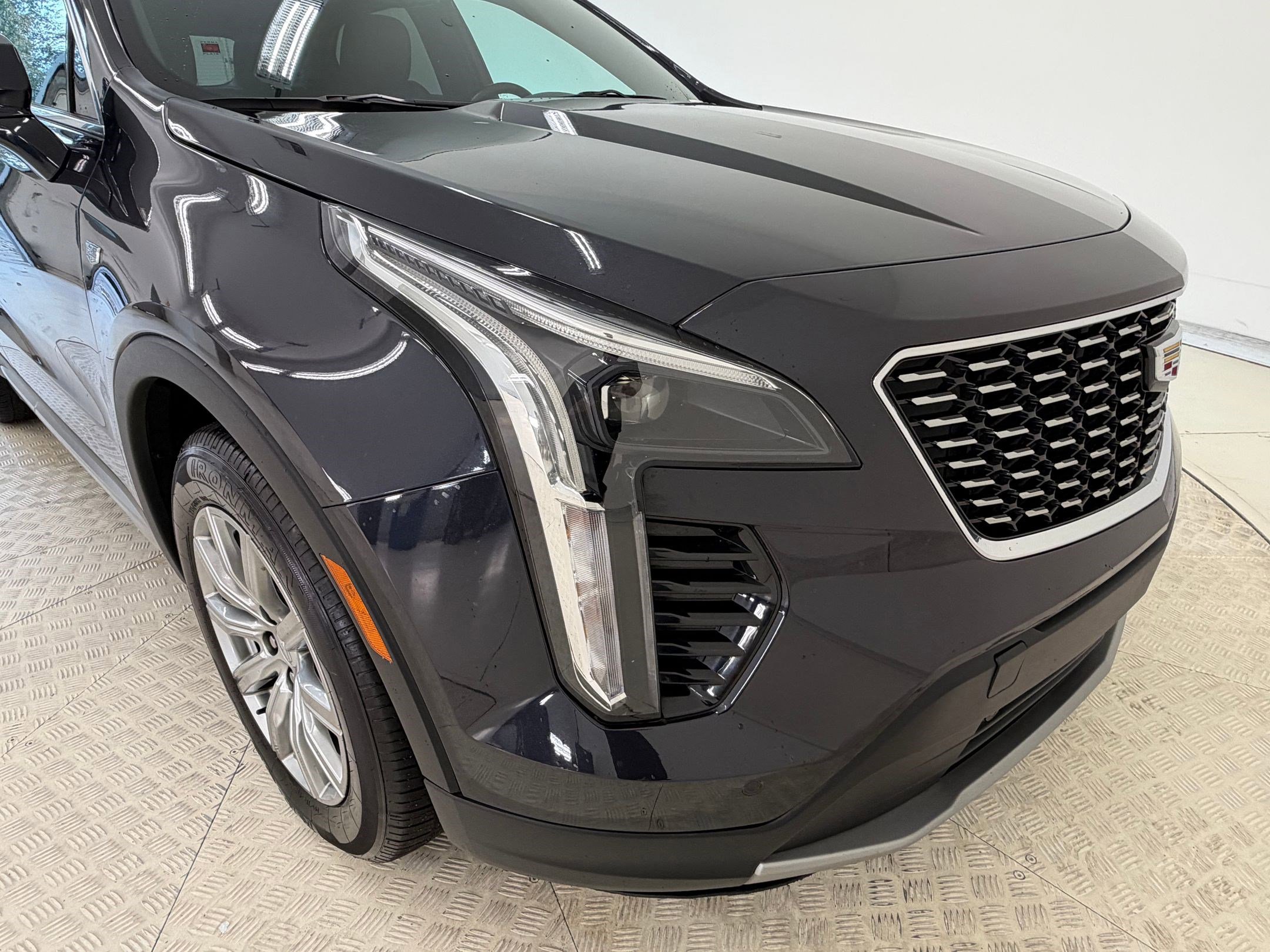 Used 2023 Cadillac XT4 Premium Luxury image 32