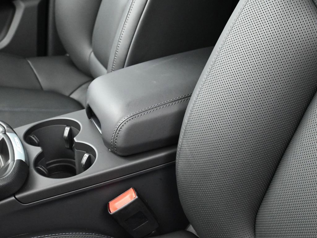 Certified 2026 Porsche Macan image 21