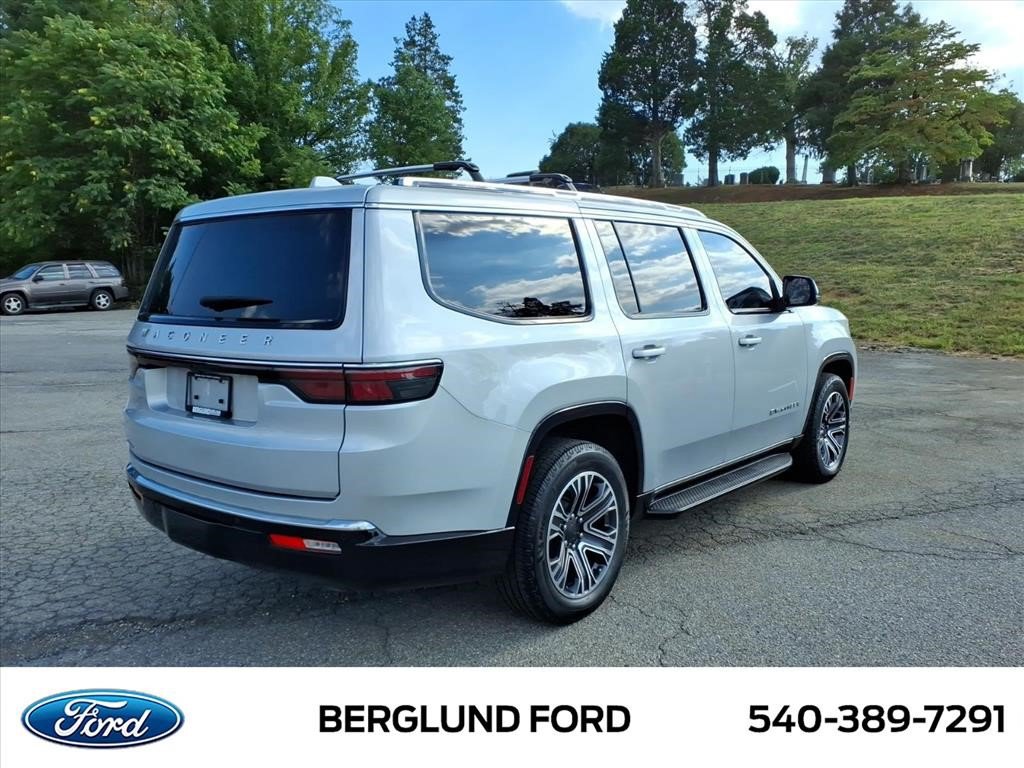 Used 2023 Jeep Wagoneer 4WD w/ Premium Group I image 5