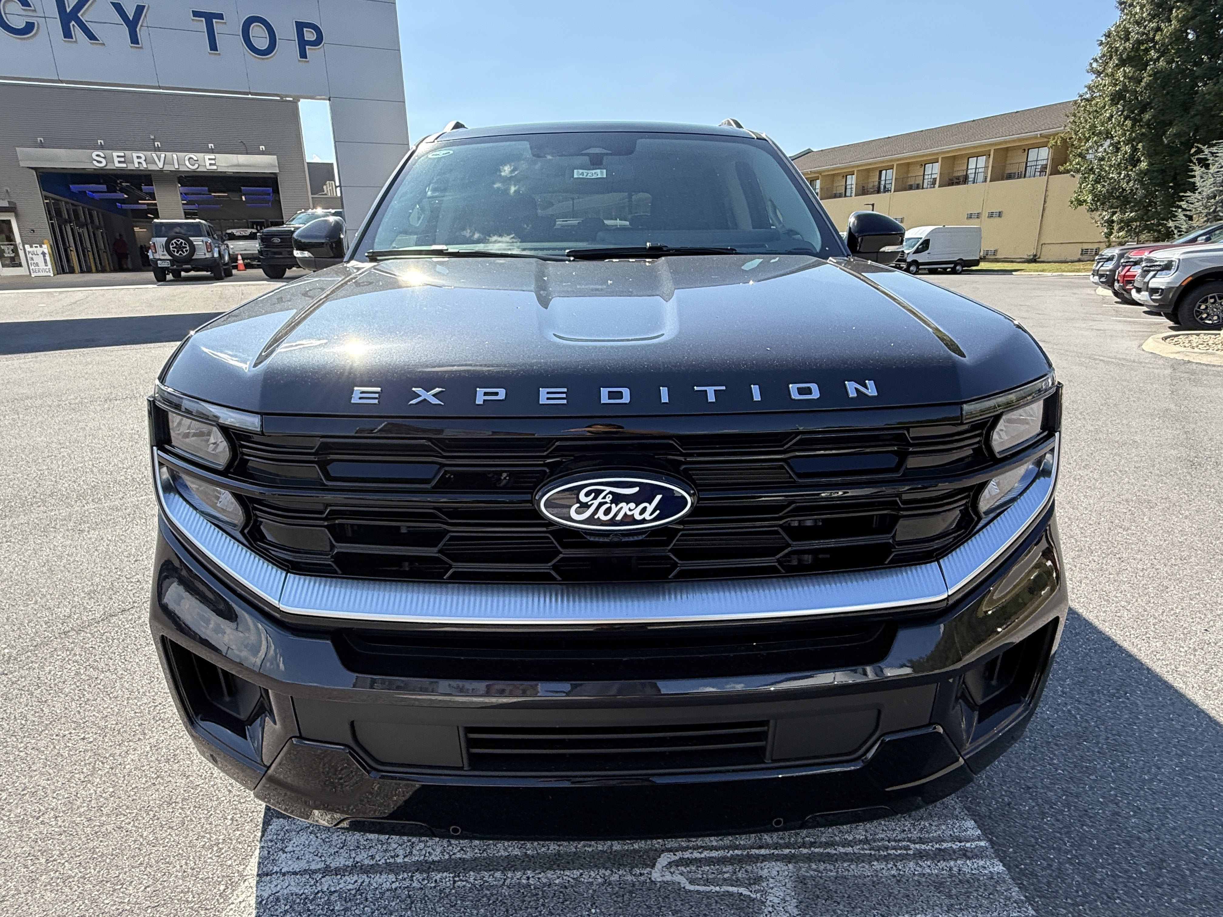 New 2027 Ford Expedition Max Platinum w/ Driver's Package AWD/4WD image 2
