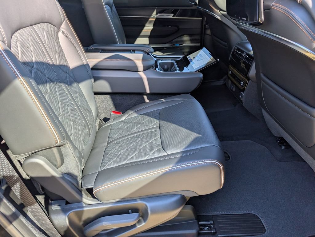 New 2026 Jeep Grand Wagoneer L Summit AWD/4WD image 28