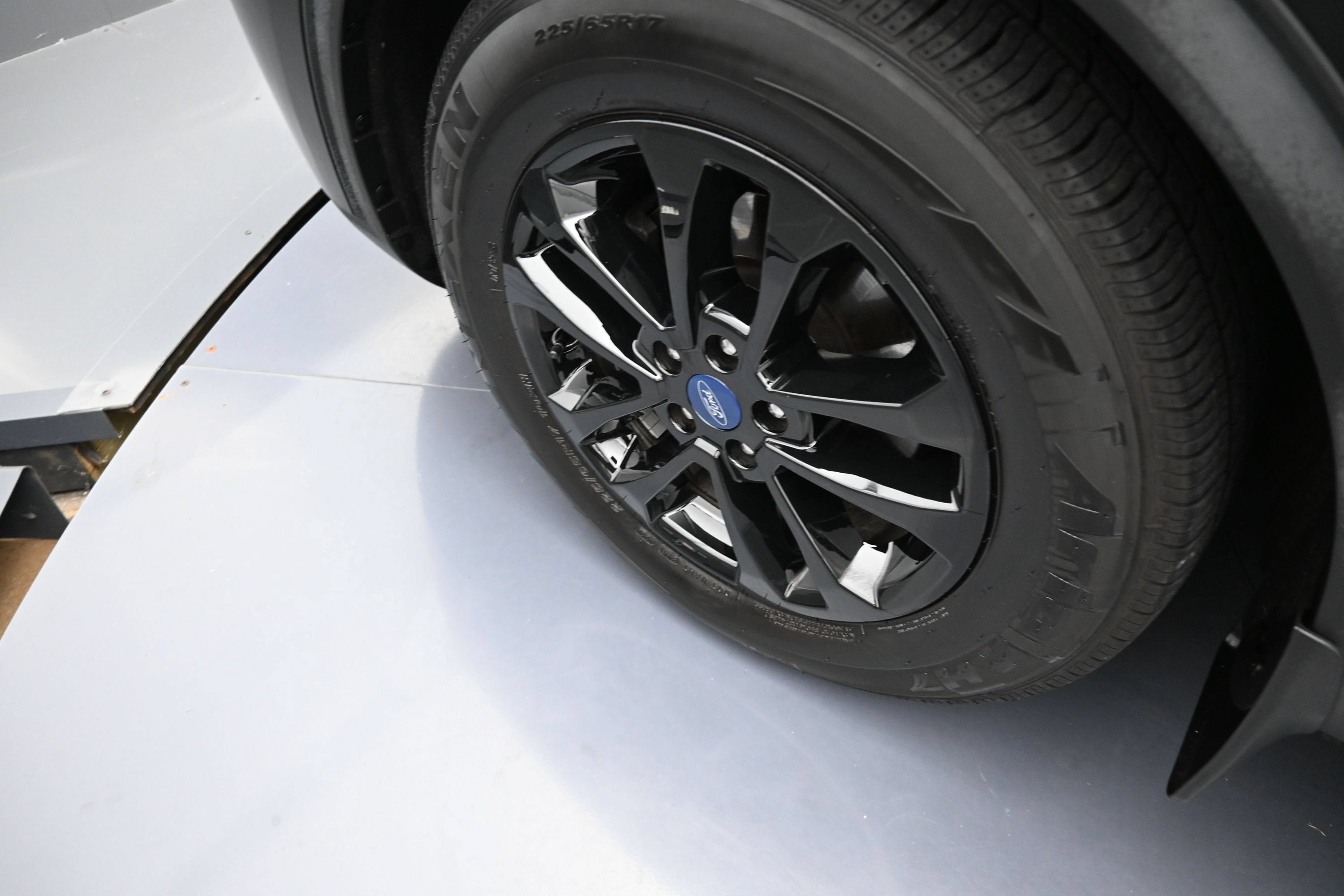 Used 2020 Ford Escape SE FWD image 33