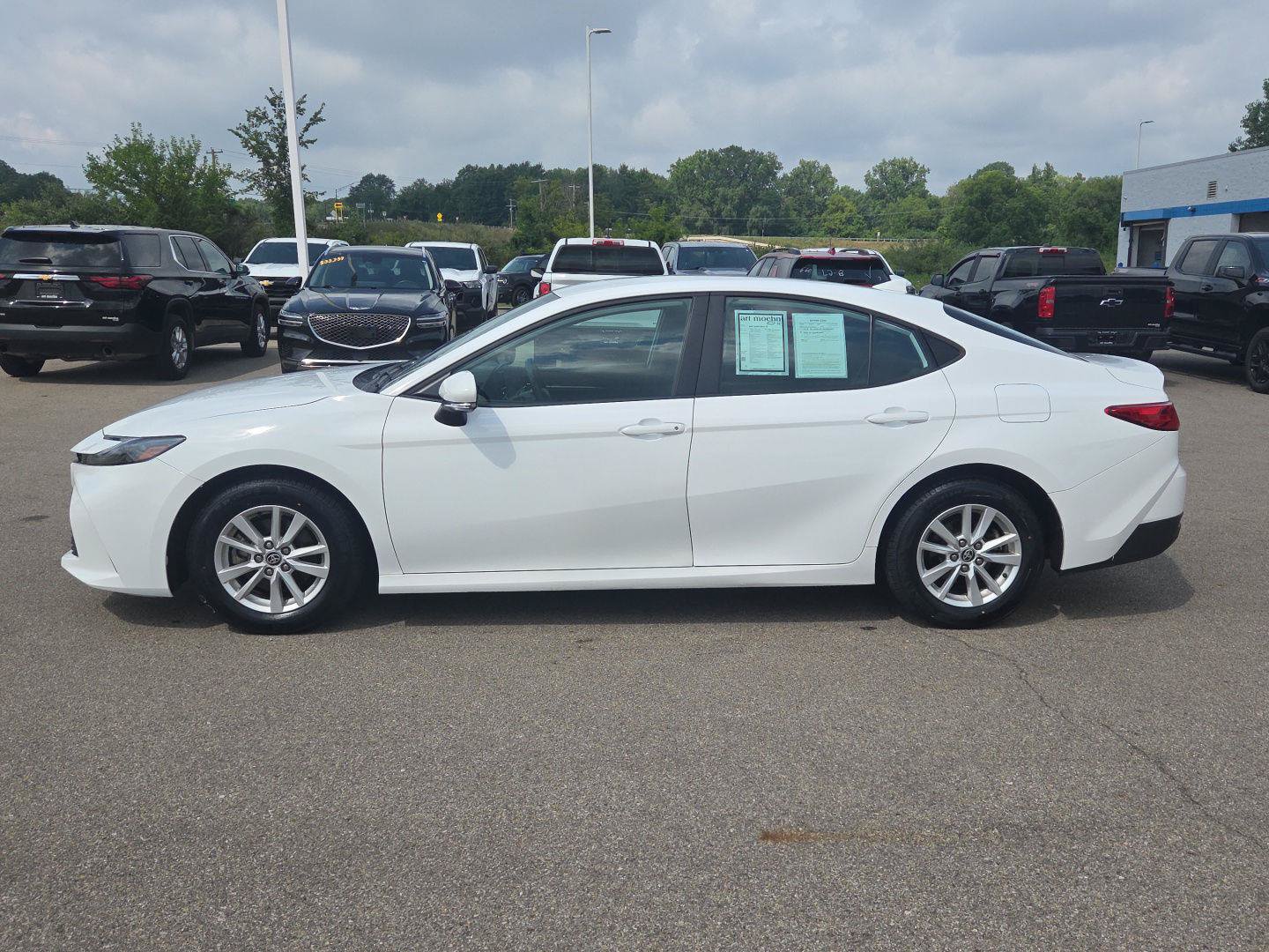 Used 2025 Toyota Camry LE FWD image 2