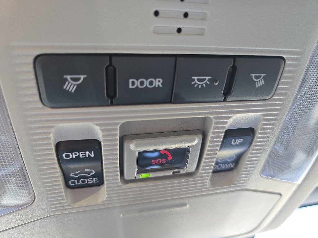 Used 2023 Toyota RAV4 XLE Premium image 30