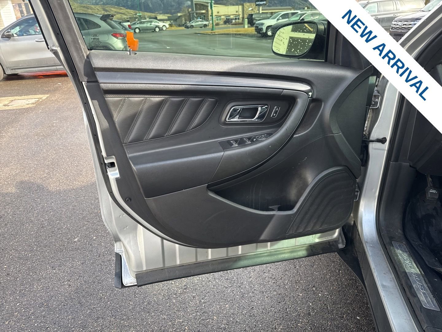 Used 2019 Ford Taurus SHO image 15