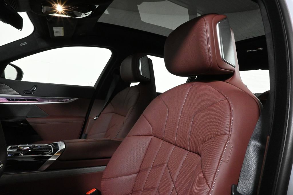 New 2026 BMW 740i xDrive image 16