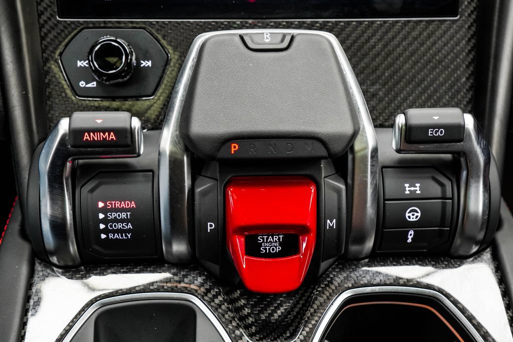 Used 2024 Lamborghini Urus Performante AWD/4WD image 26