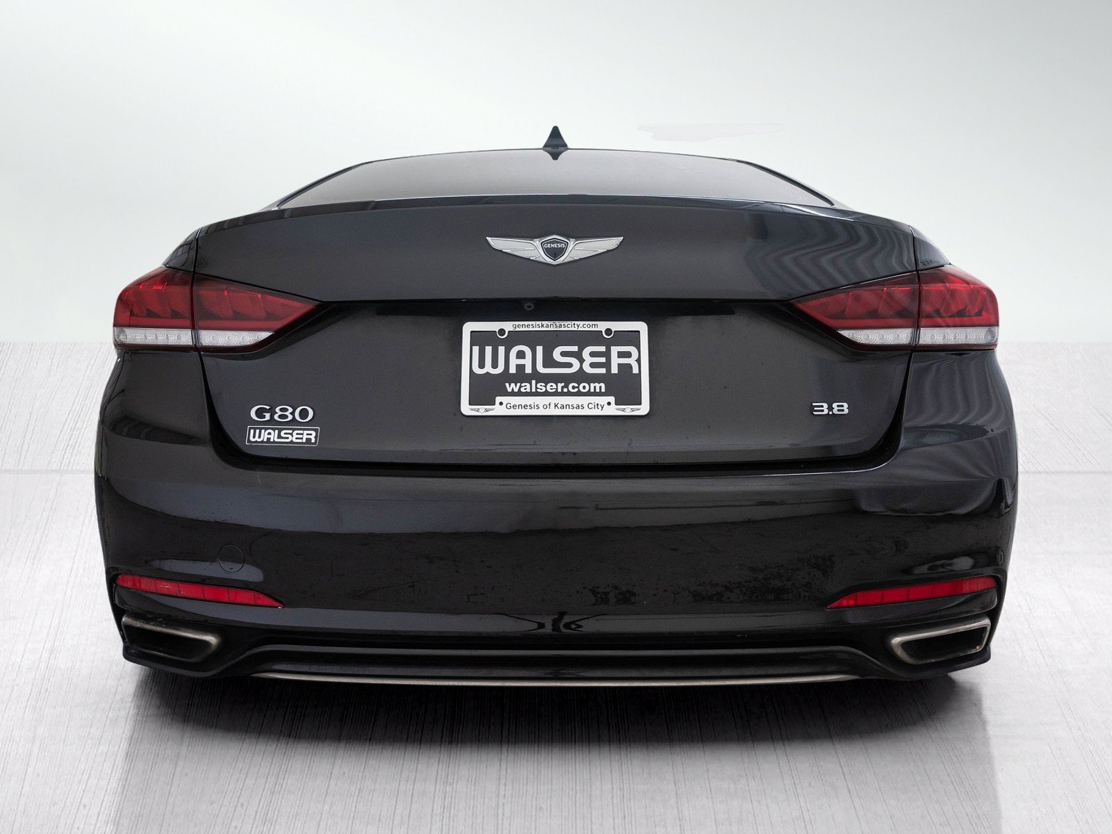 Used 2018 Genesis G80 3.8 RWD image 4