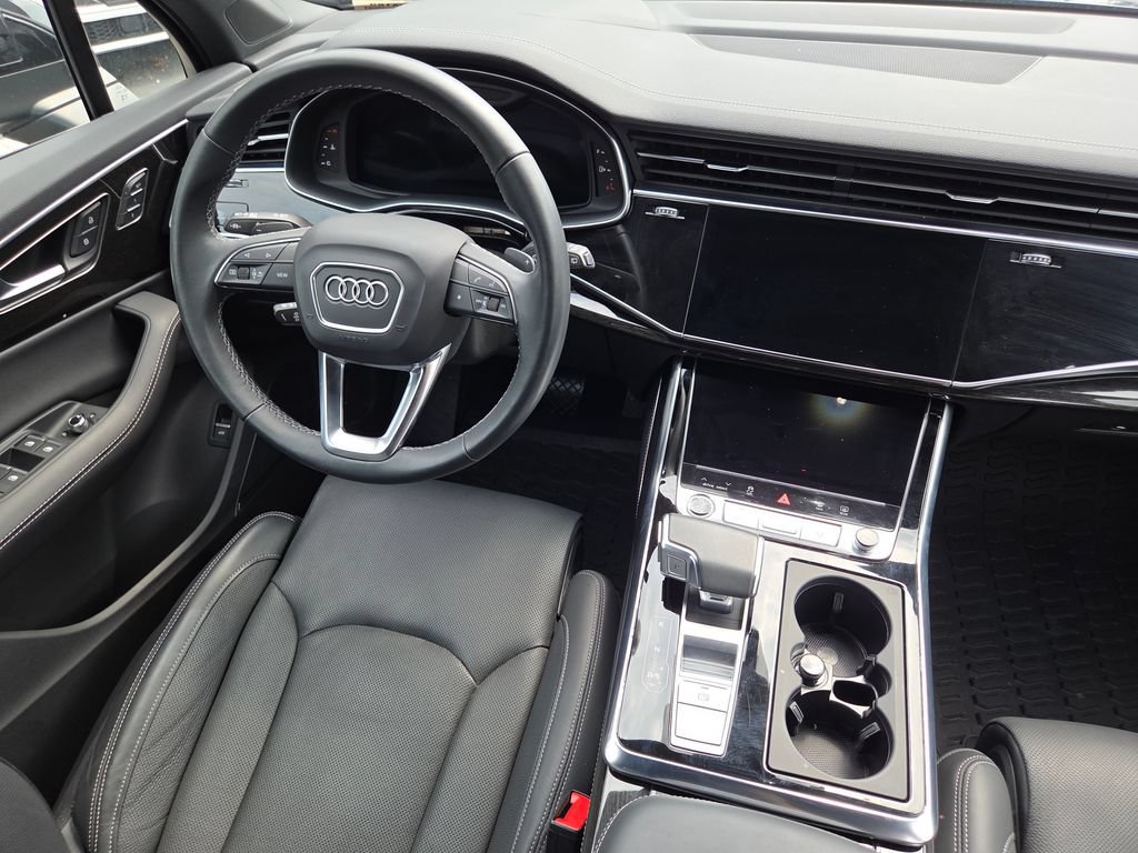 Used 2025 Audi Q7 3.0T Prestige AWD/4WD image 36