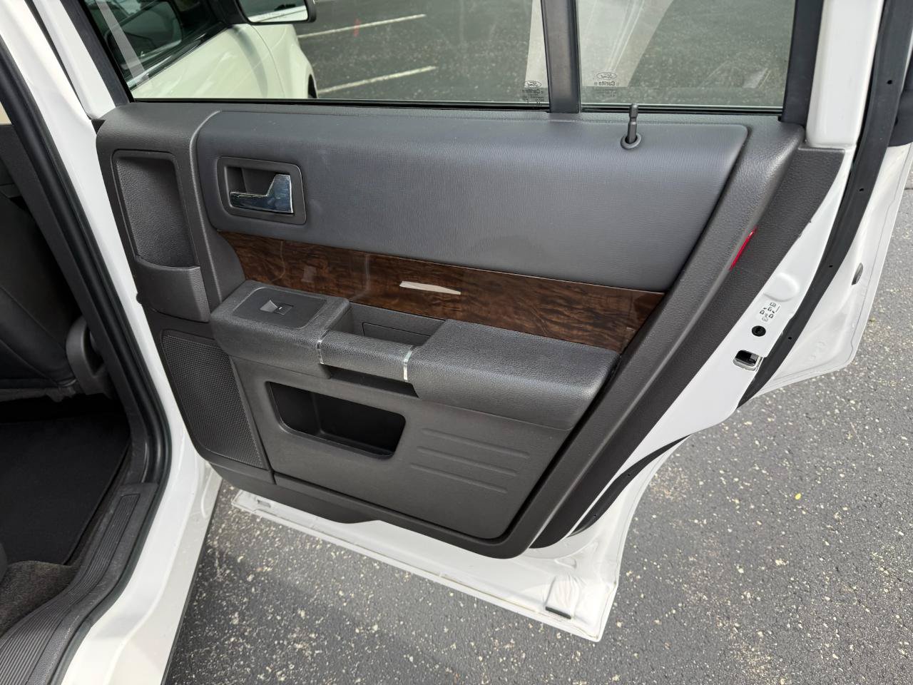 Used 2014 Ford Flex Limited FWD image 23