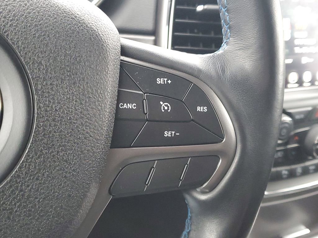 Used 2018 Jeep Grand Cherokee Laredo image 16