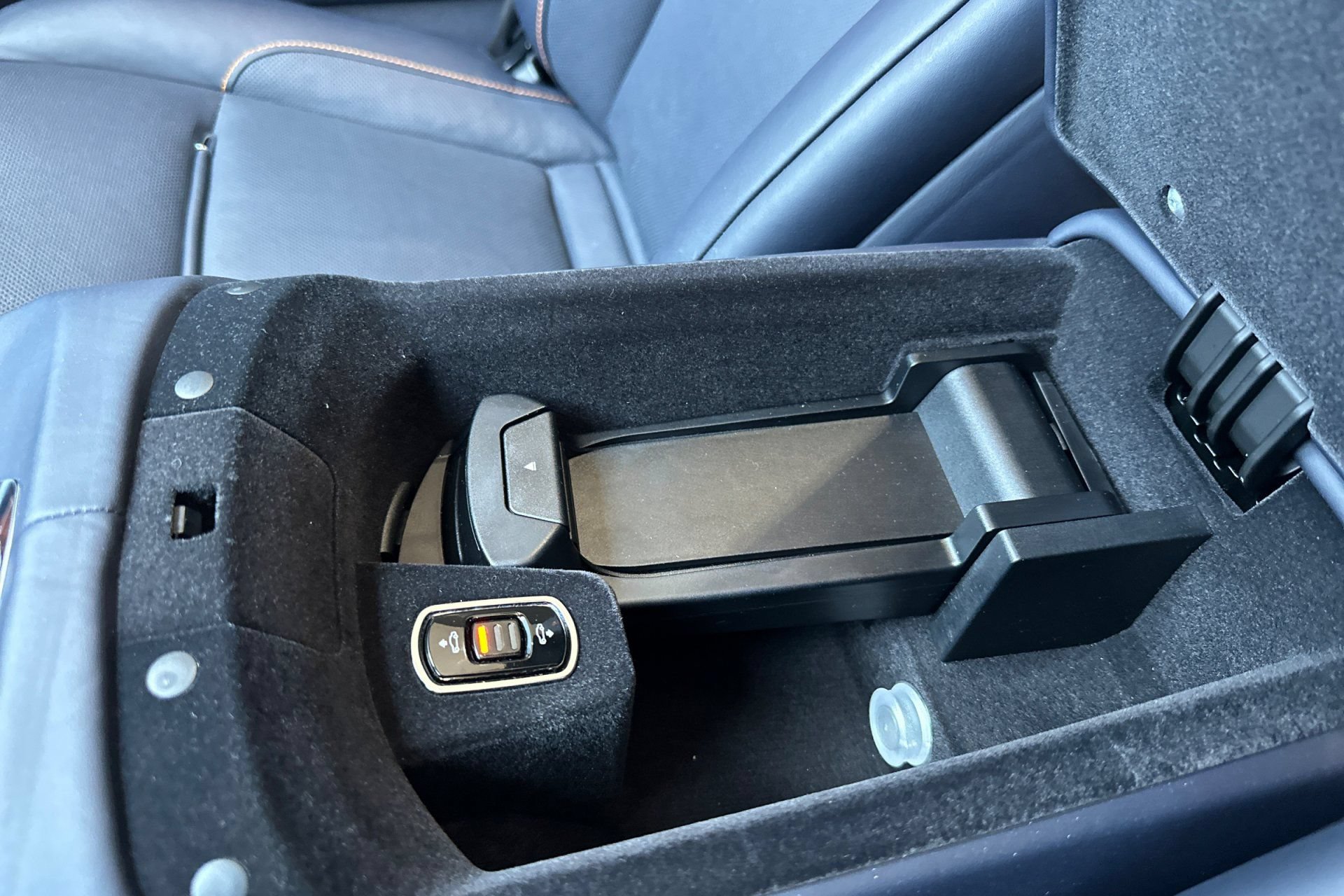 Used 2019 Rolls-Royce Dawn RWD image 27