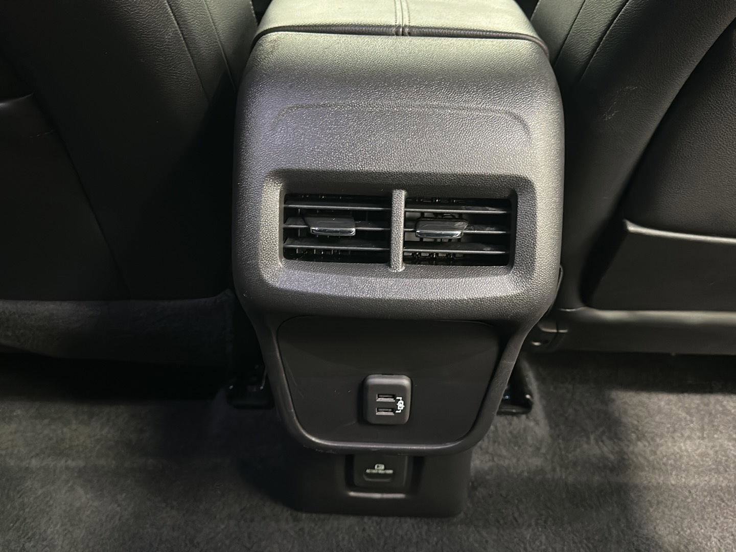 Used 2024 GMC Terrain SLT image 21