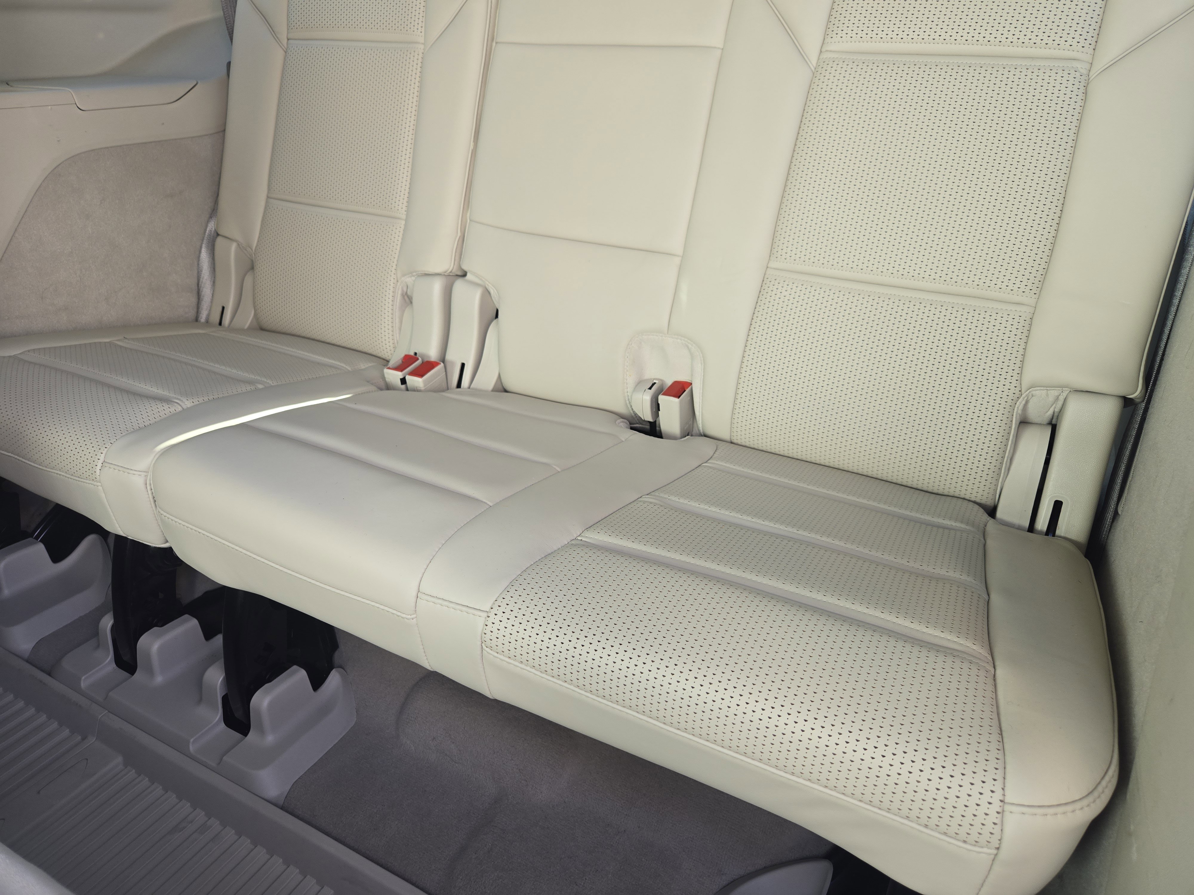 Used 2022 Cadillac Escalade Sport Platinum w/ Heavy-Duty Trailer Package image 35