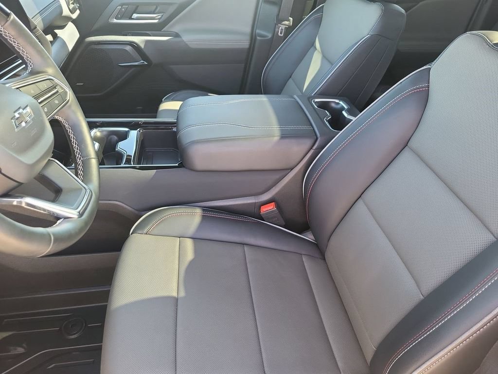 Used 2026 Chevrolet Silverado EV Trail Boss w/ LPO, Gameday Tailgate Package AWD/4WD image 25