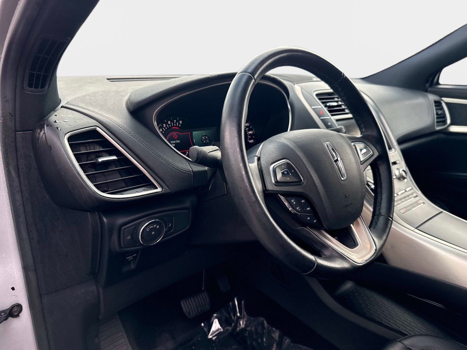 Used 2016 Lincoln MKX Premiere FWD image 18