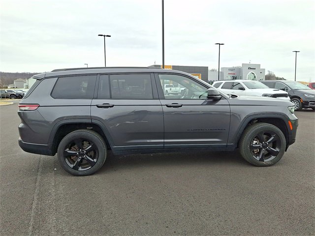 Used 2023 Jeep Grand Cherokee L Laredo image 11