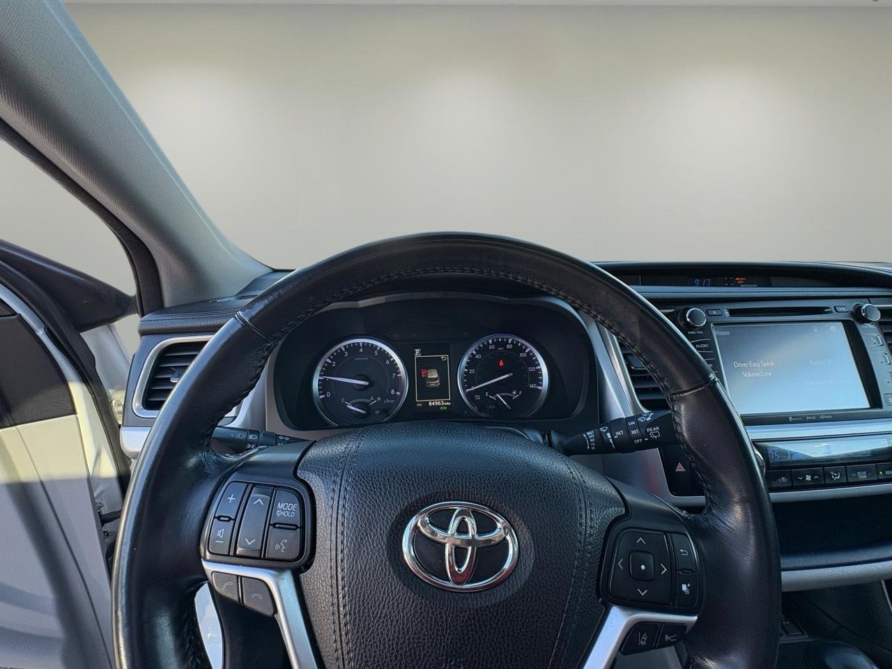 Used 2018 Toyota Highlander XLE image 14