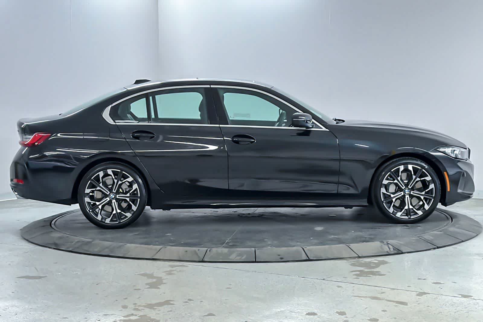Used 2026 BMW 330i Sedan w/ Convenience Package RWD image 8