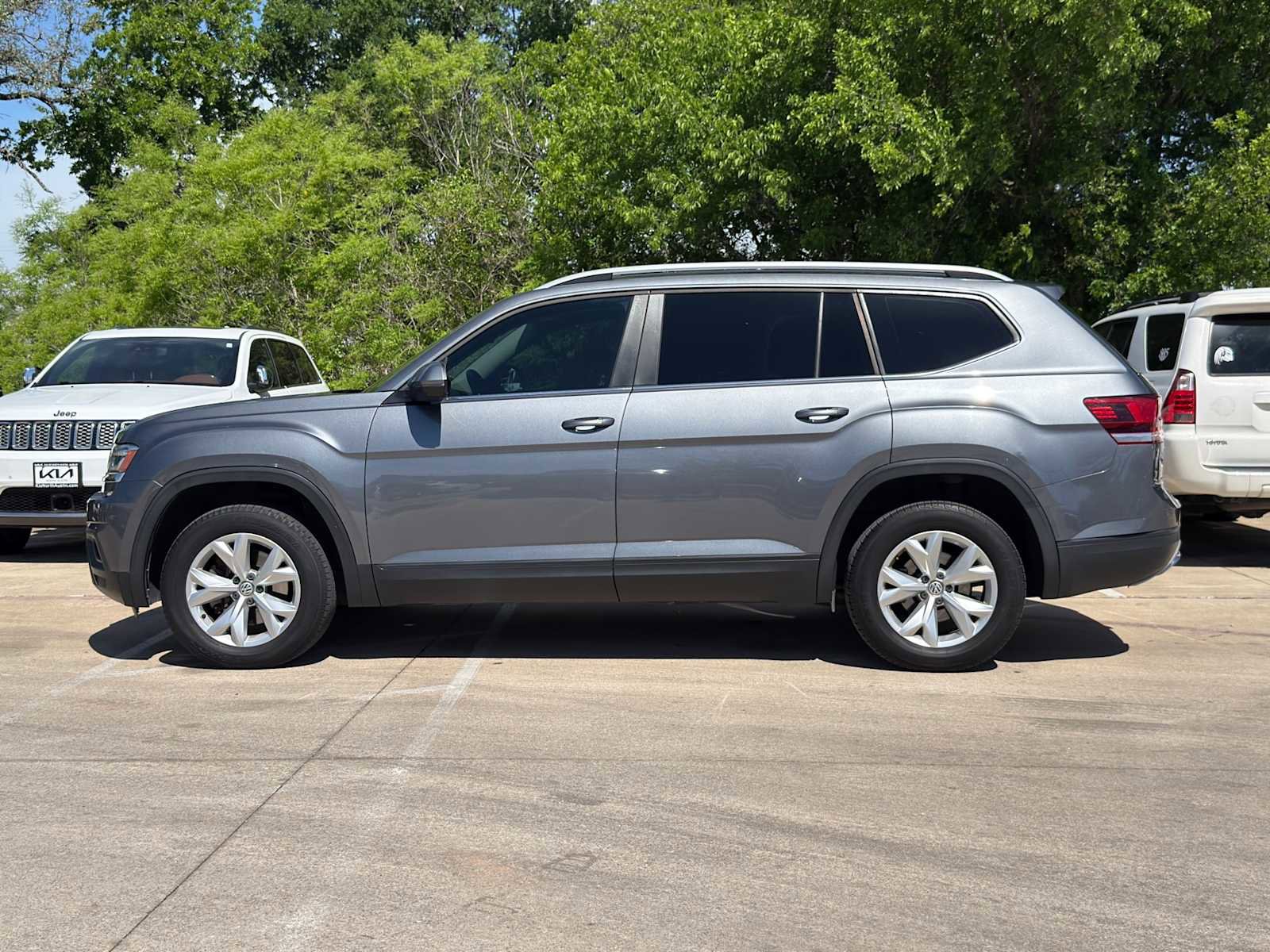 Used 2018 Volkswagen Atlas SE image 6