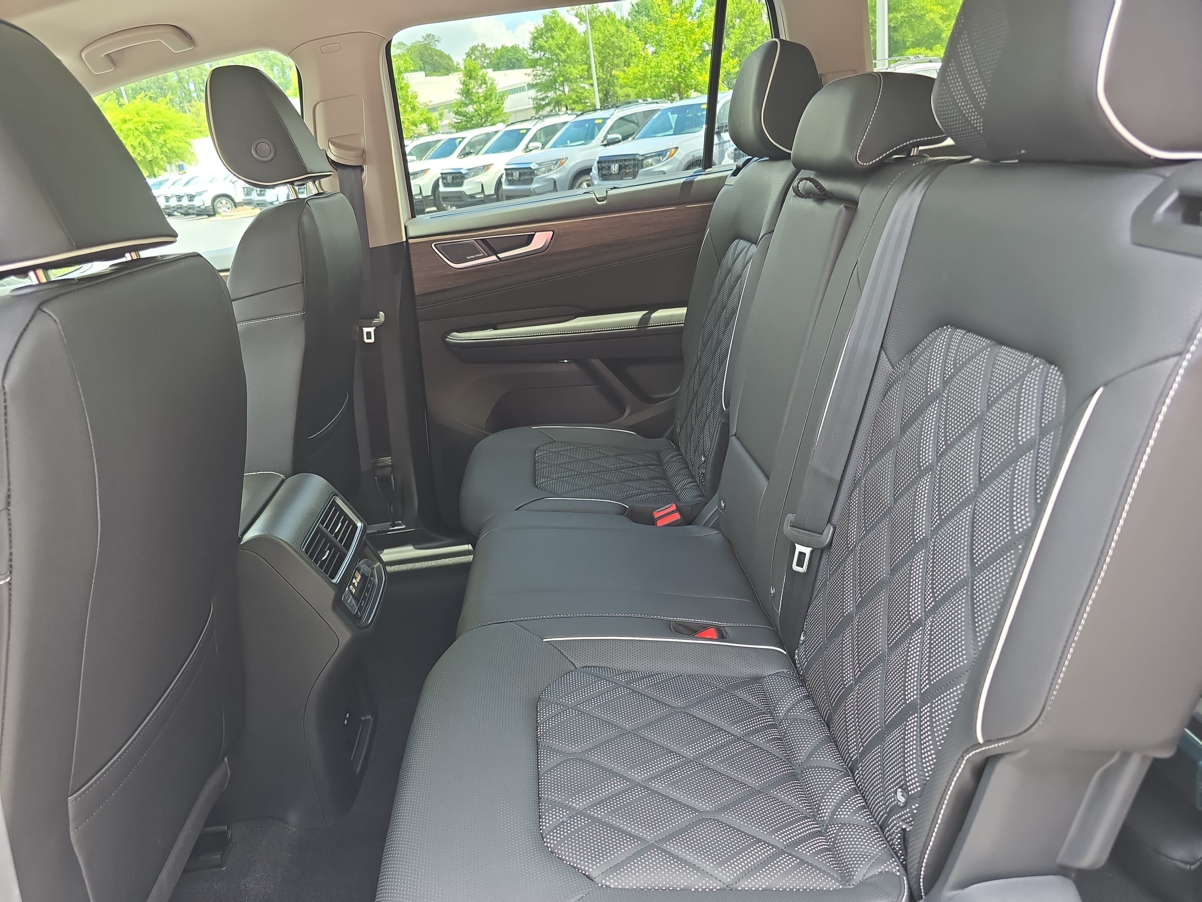 New 2026 Volkswagen Atlas SEL Premium R-Line AWD/4WD image 15