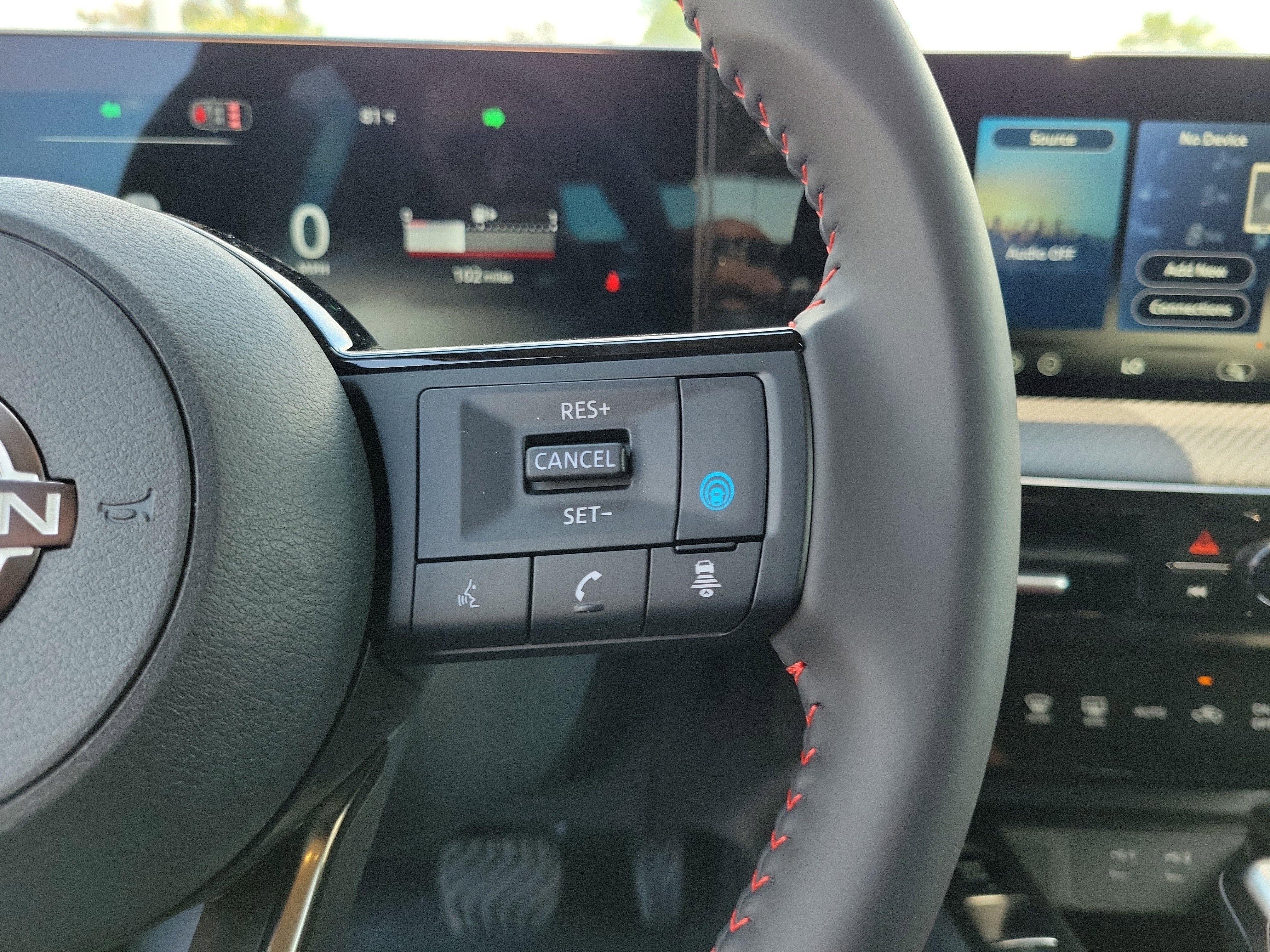 New 2026 Nissan Kicks SR AWD/4WD image 24