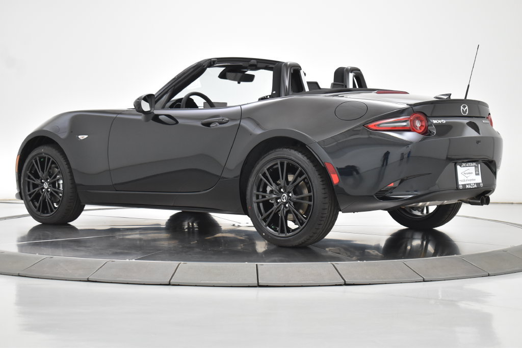 New 2026 MAZDA MX-5 Miata Club w/ Weather Package RWD image 18