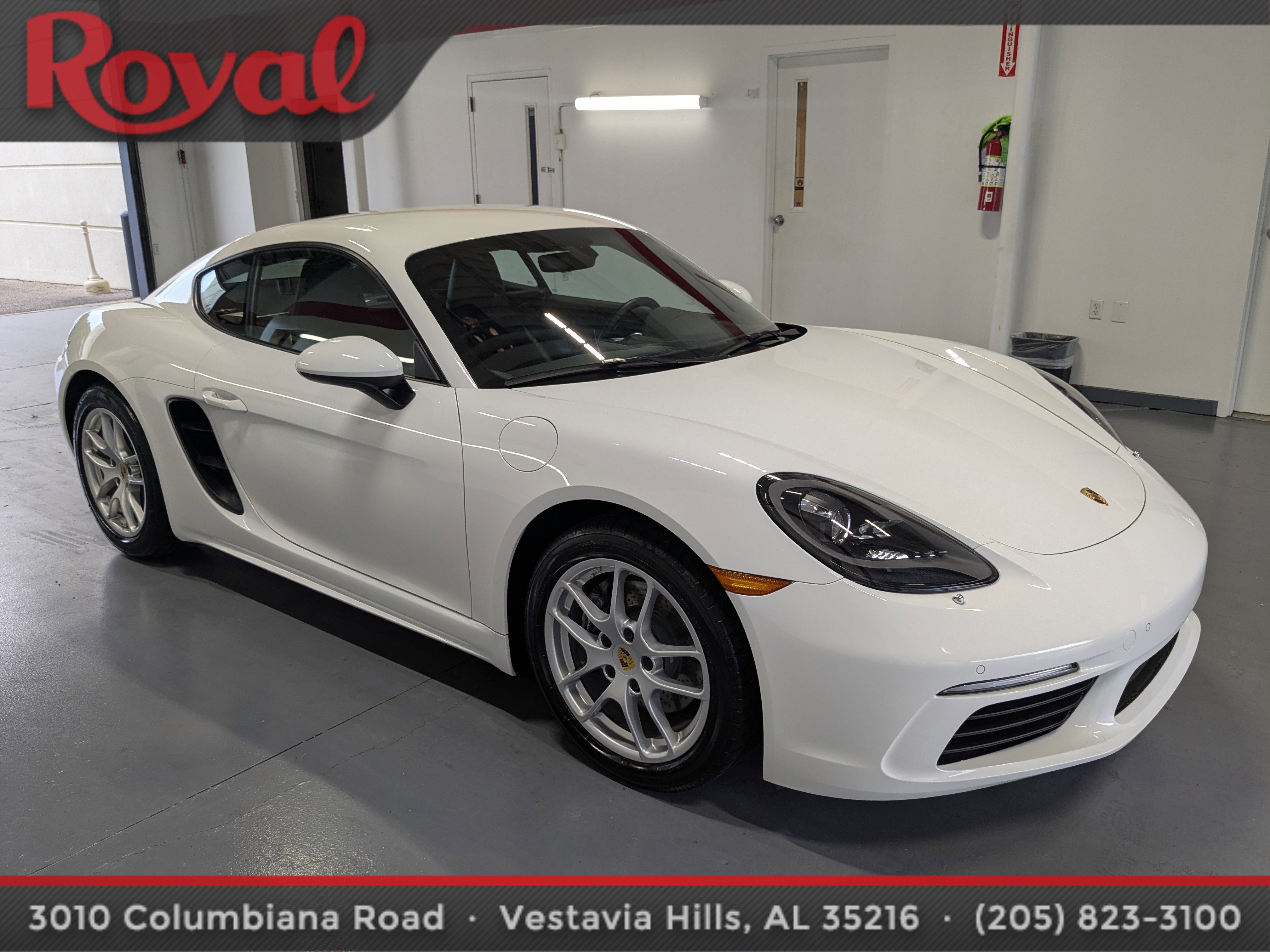 Used 2018 Porsche 718 Cayman RWD image 5