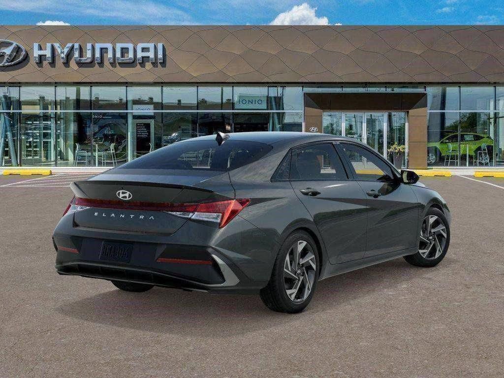 New 2026 Hyundai Elantra SEL Sport image 4
