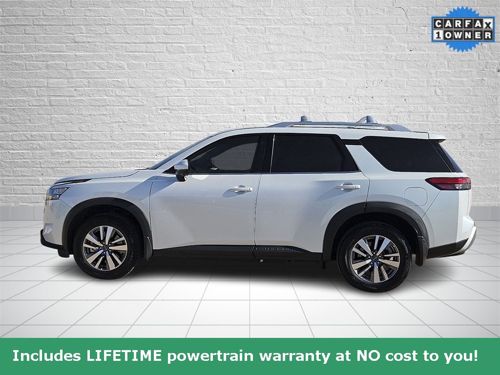 Used 2025 Nissan Pathfinder SL image 2