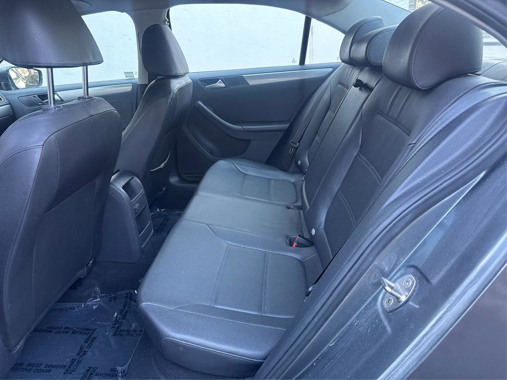 Used 2017 Volkswagen Jetta SE FWD image 10