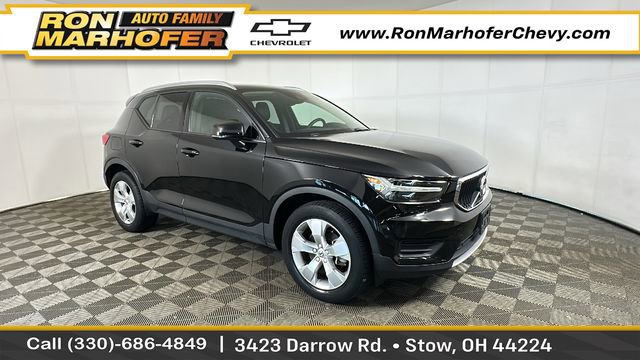 Used 2022 Volvo XC40 T5 Momentum AWD/4WD image 1