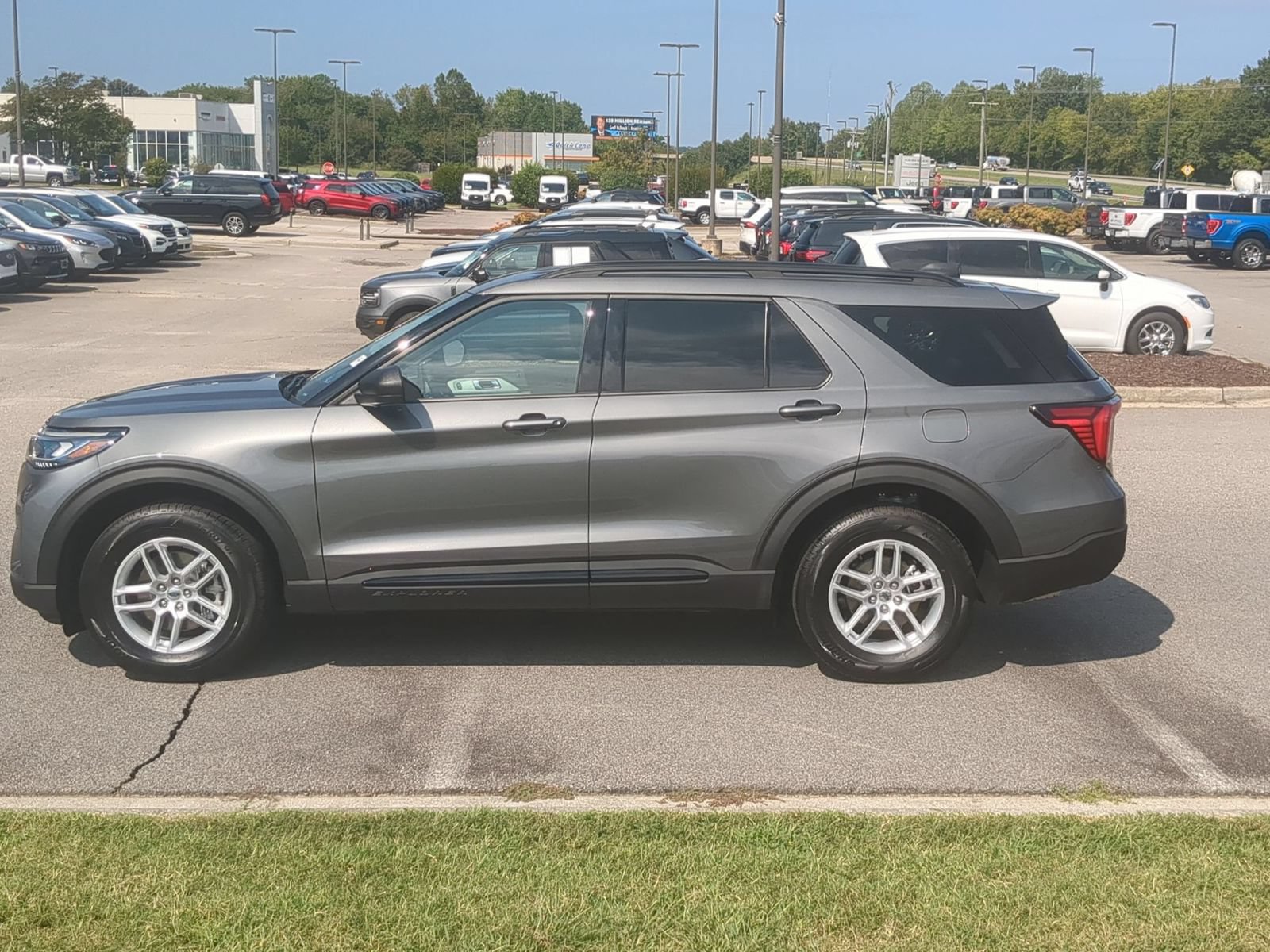 New 2026 Ford Explorer Active AWD/4WD image 6